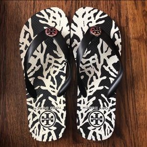 Tory Burch Printed Flip Flops - Size 5